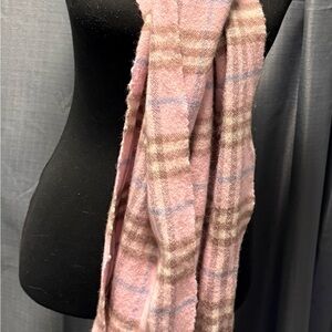 Authentic 💗💗💗 Burberry Pink and Beige Checkered Scarf